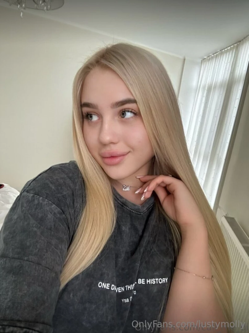 She is waiting for you call_me_di this bitch call_me_di loves fucking part 1 