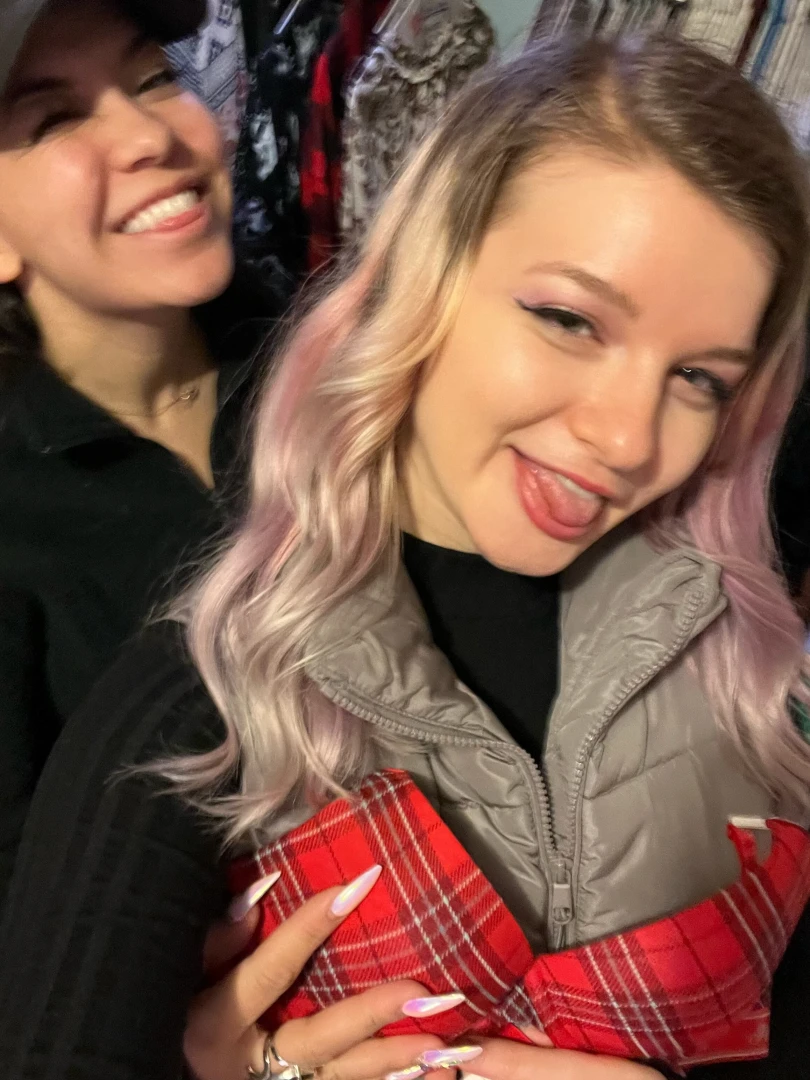 I got a surprise visit from animasian78 yesterday we went shopping and part 1 