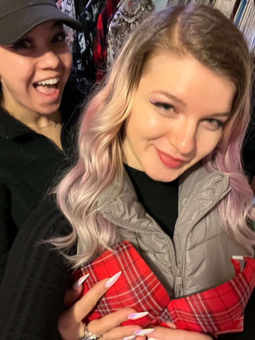 I got a surprise visit from animasian78 yesterday we went shopping and part 2 