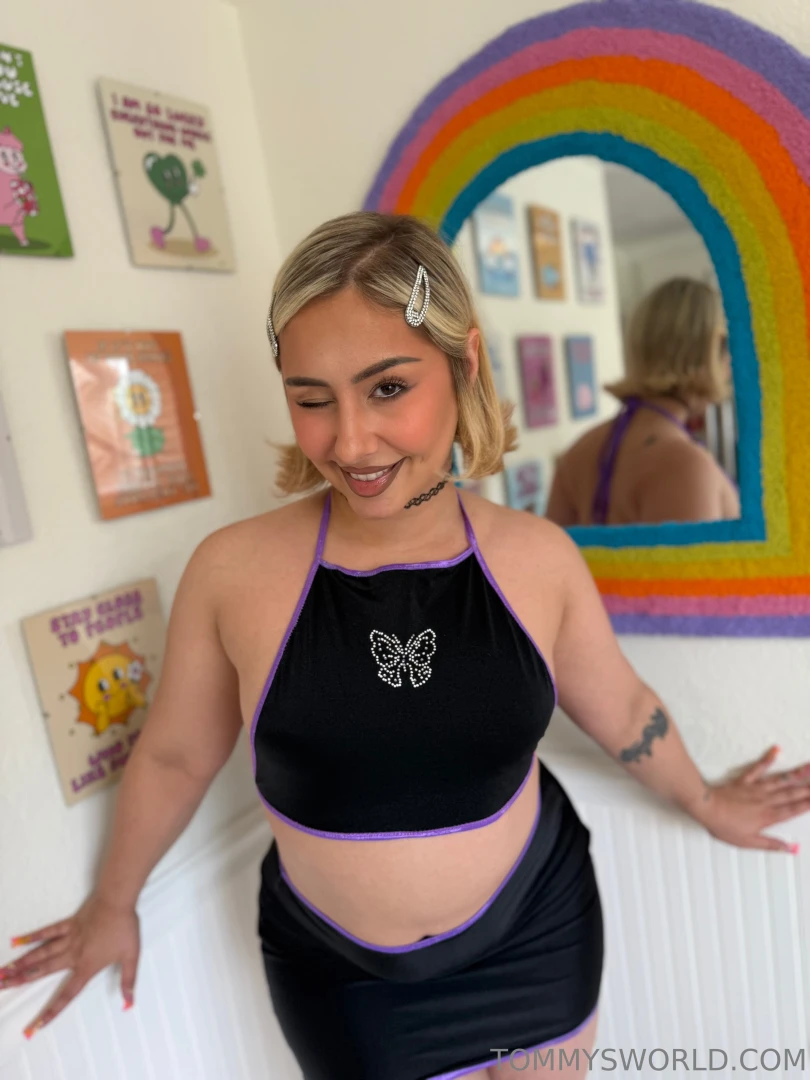 Wink back if you wanna fuck me 