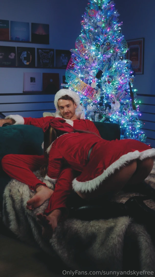 Mrs claus fucks santa full 37min video includes blowjob and handjob 