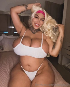 You gonna start with boobs