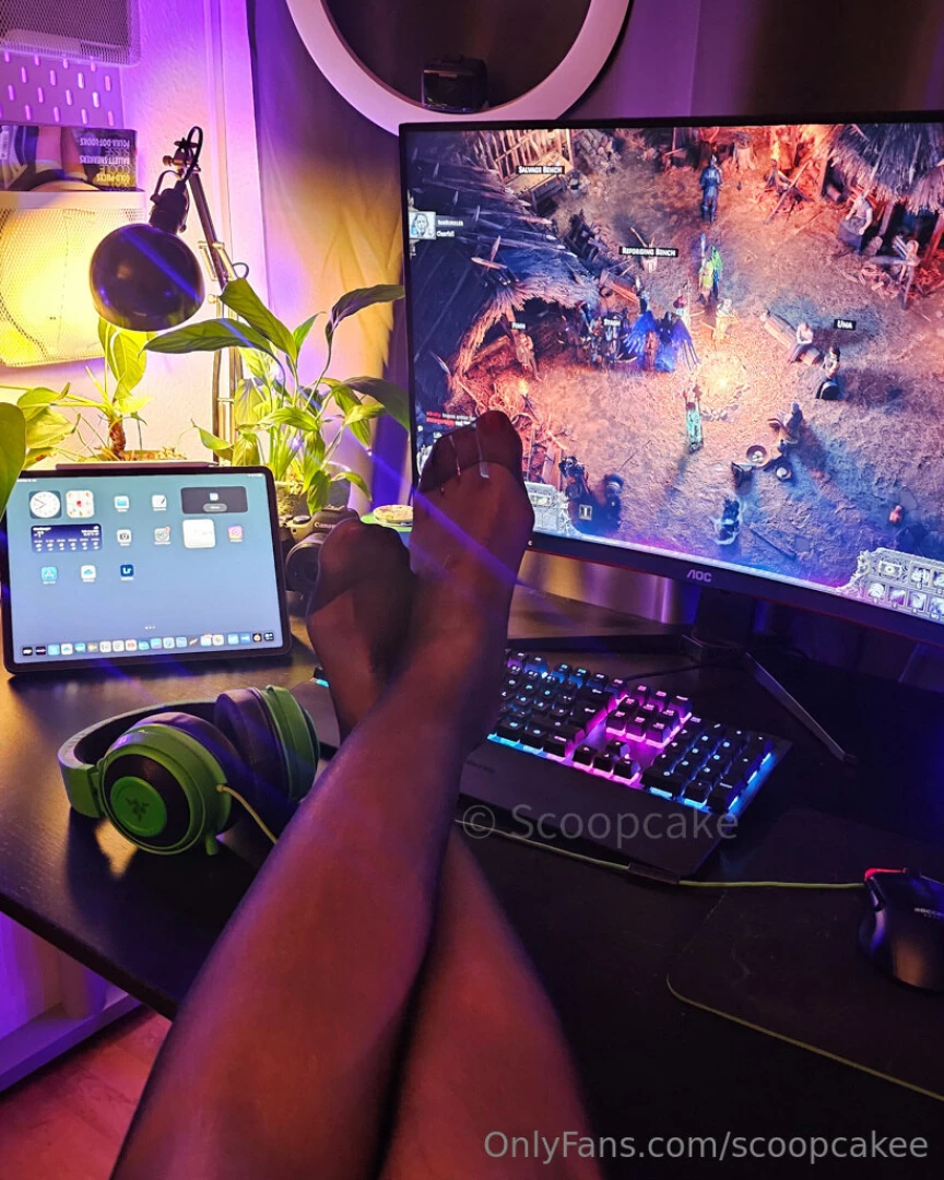 I love the way my pantyhose amp feet make me feel like the sexiest 