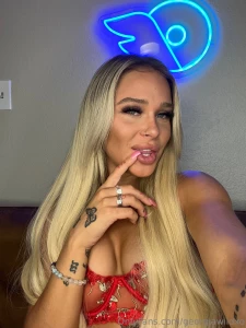 Send me a tip daddy come on amp make me smile