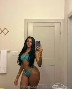 Click below freckled dominican beauty drayadominicana is a onlyfans part 16