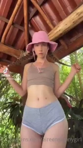 Eireenskinnygirl1 part 21