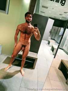 Love seeing guys looking down when i undo my pants in the locker room