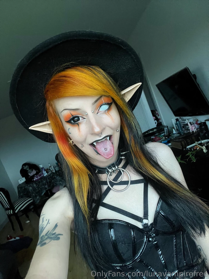 Its spooky time unlock for topless versions 