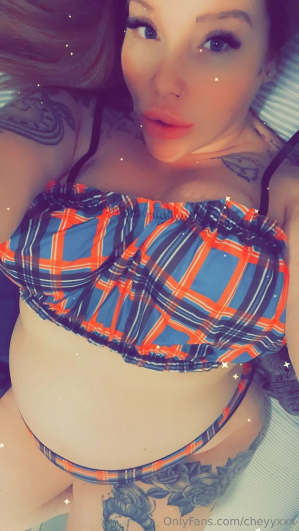 Play with my titties daddyyyy 