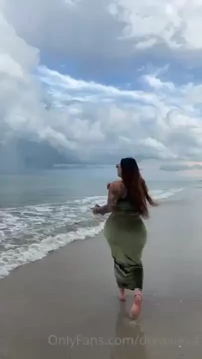 No nudity but do u like this dress on me ocean asmr 