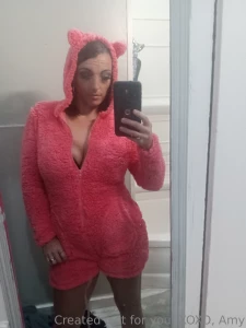 Well hello there anyone wanna see me naked i just might be able to part 1