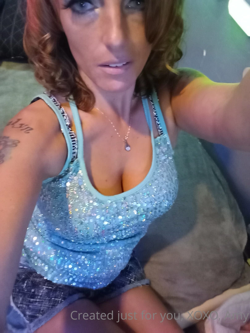 Anyone wanna see me take it off 