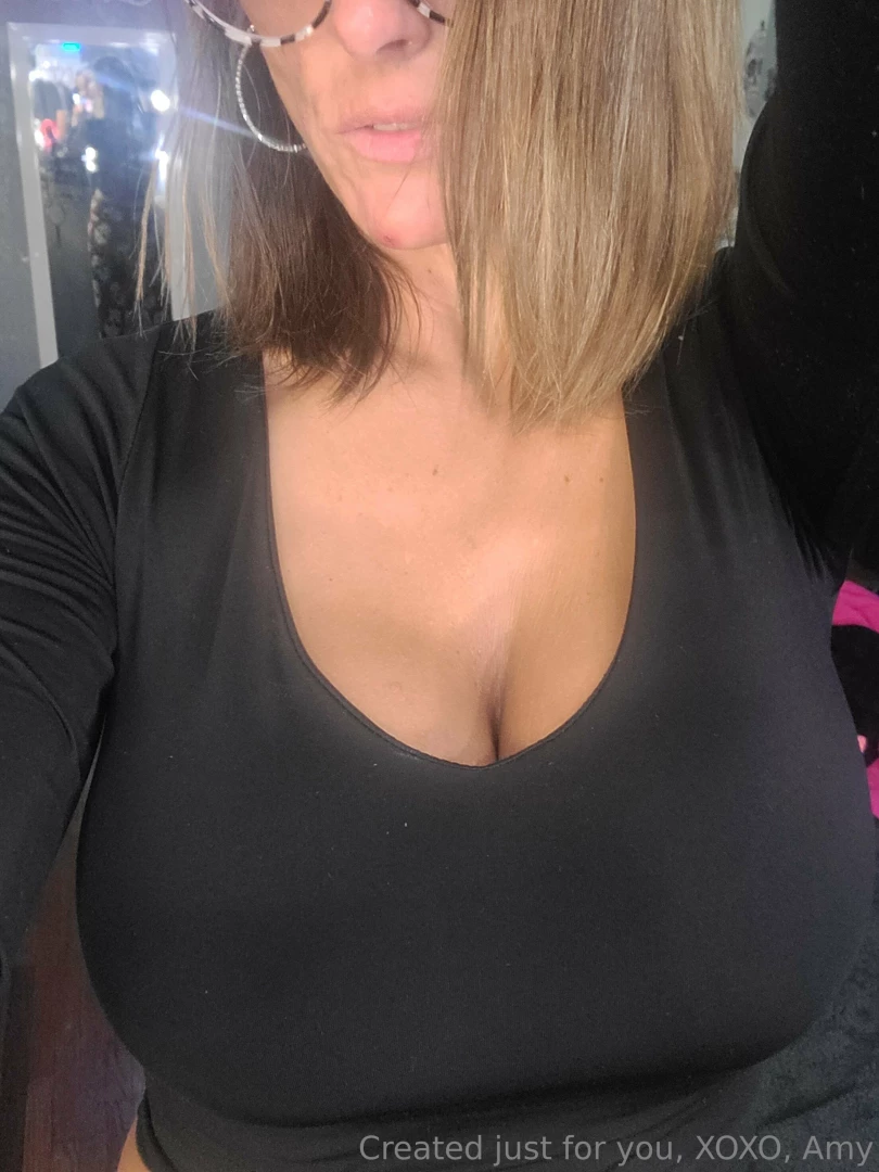 Who needs a bra with tits like these wanna c more show some love 