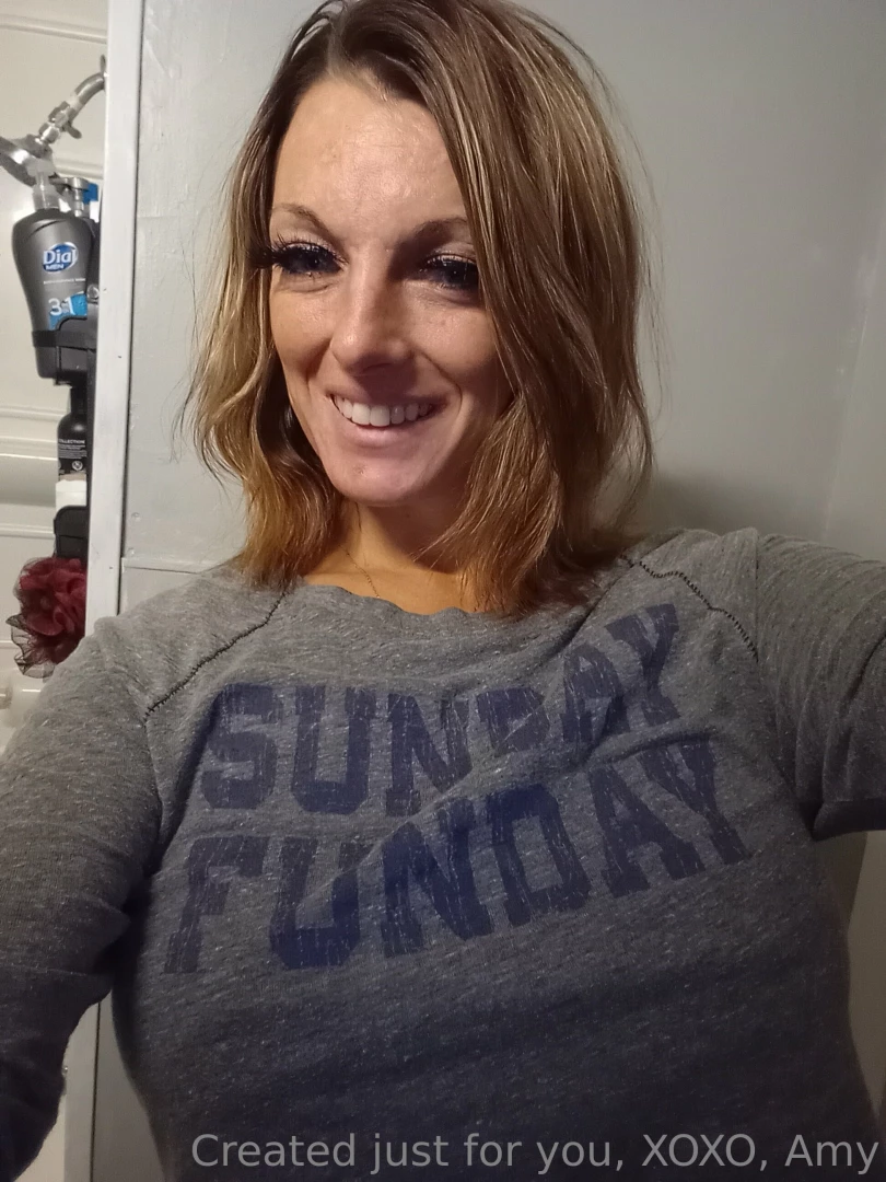 Sunday funday check ur inbox for the rest of these pics xoxo amy 