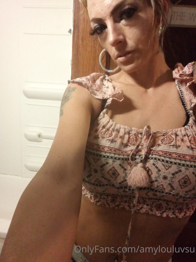 Heading out for a bit short shorts hot heels and gotta show off the 