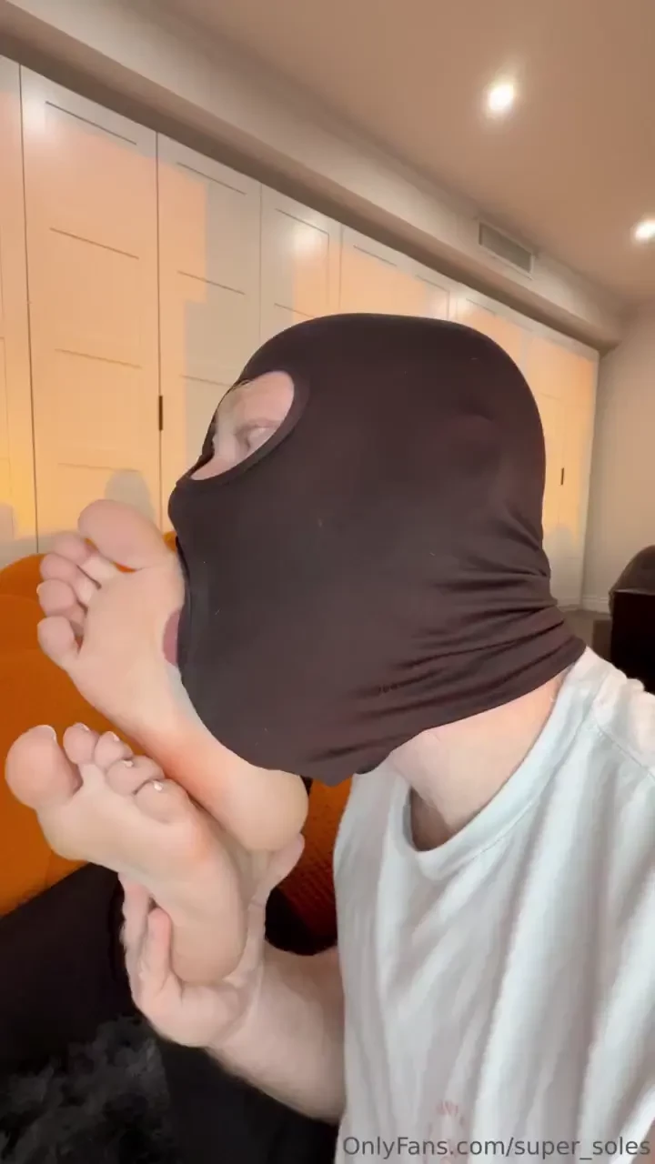 Had such a good foot session with her she really does have some of the 