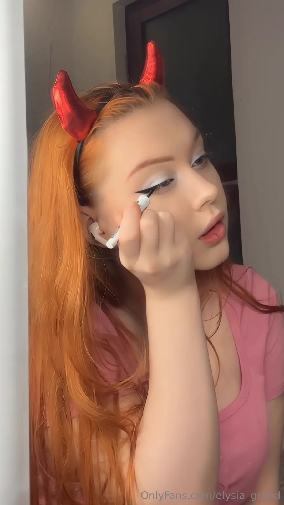 Sooo i start with just a little makeup and end up looking like a whole 