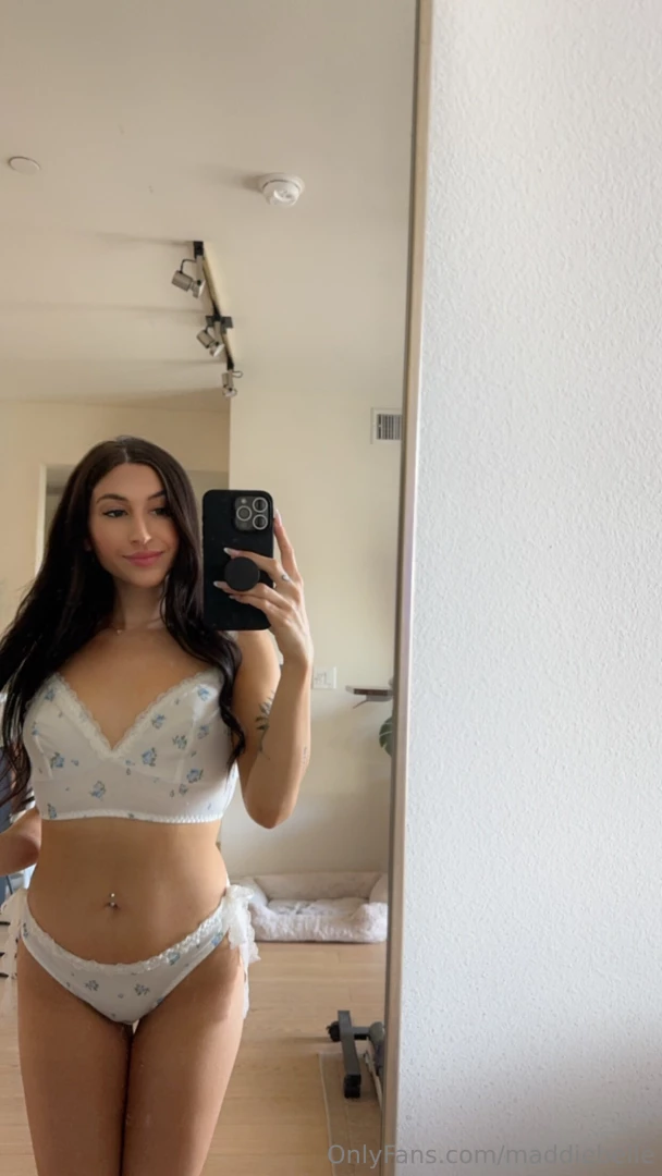 I m waiting for you to come and make me yours part 2 