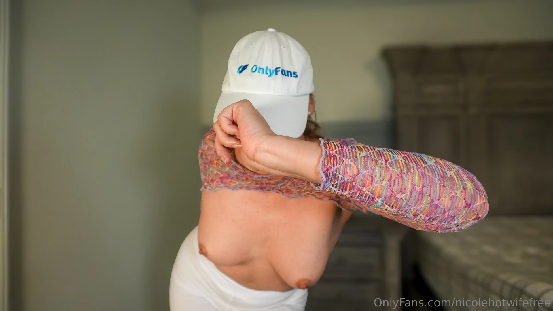 I lifted the hat on nicolehotwifevip 