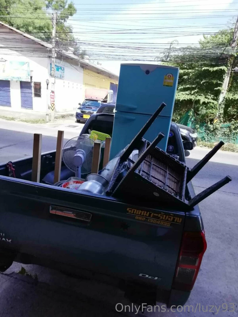 Hello sweethearts i am moving to a new place new room need some new 