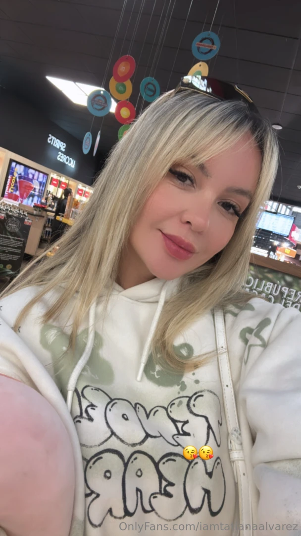 Hola precioso quiero que la pasemos delicioso hoy hello beautiful i 