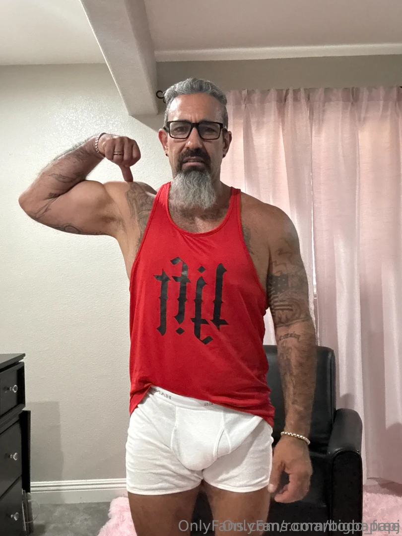 If you like your men muscular dominant and unapologetically open you 