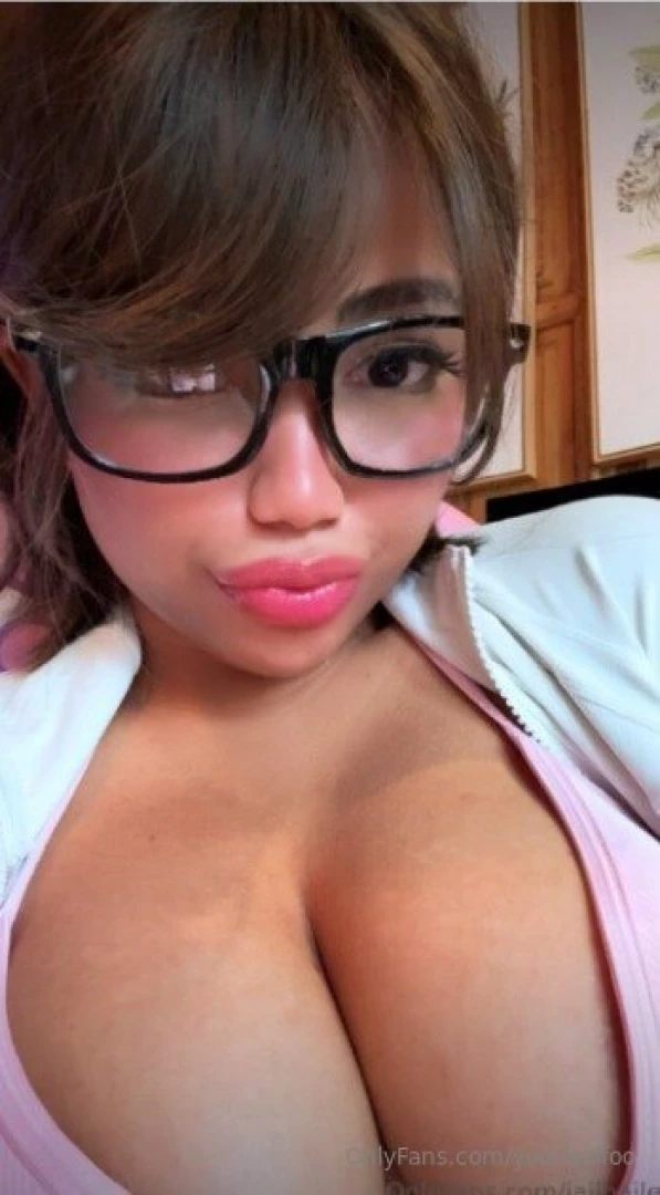 First lucky fan to nbsp tip nbsp 25 nbsp will get 1500 worth content 