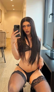 Gorgeous lady tsbiancamila she will love to milk your cock her page is part 17