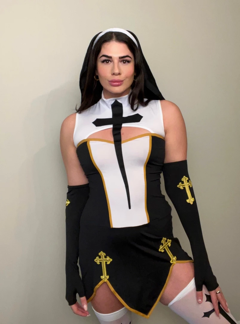 What will you be dressing up as this spooky season also can you 