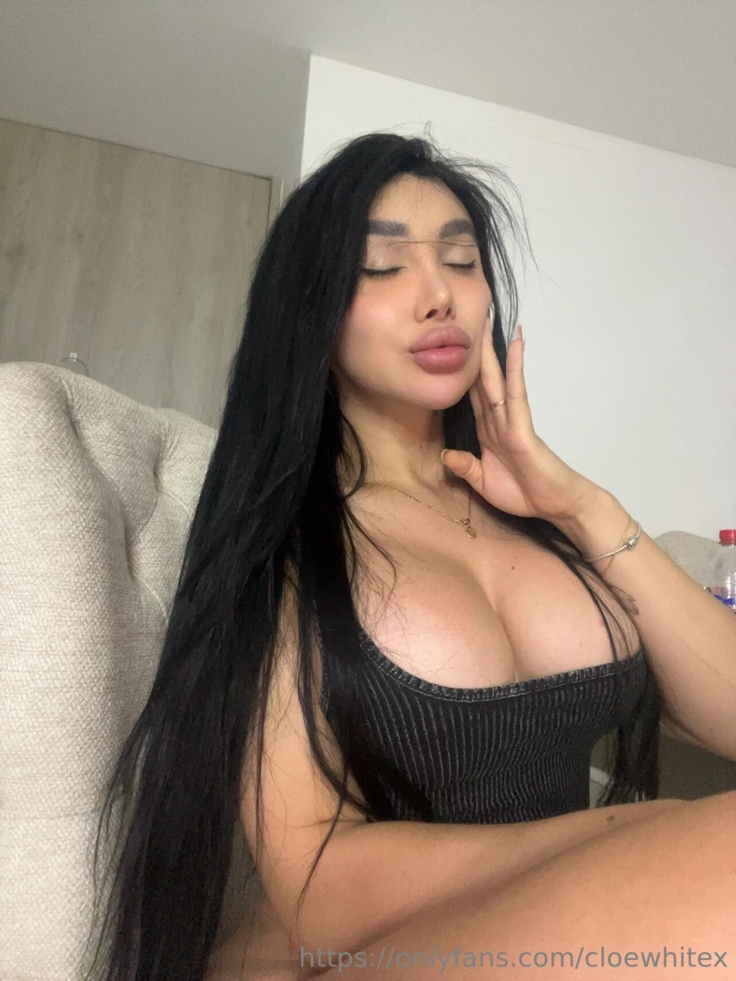 My body s a mood and it s misbehaving 