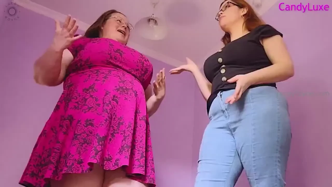 Giant n cup fake tits vs large natural dd tits - bra swap i m visiting 