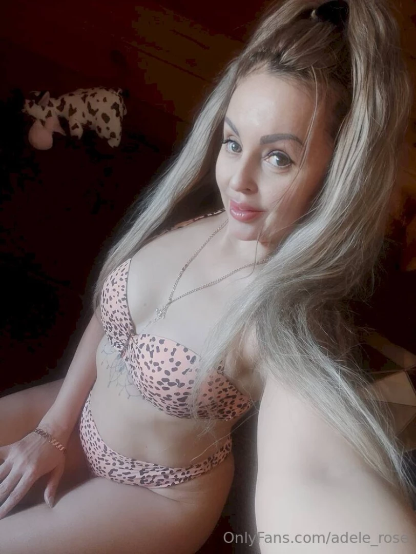 The divine milf elena_m from your fantasies will show you how deep you part 941 