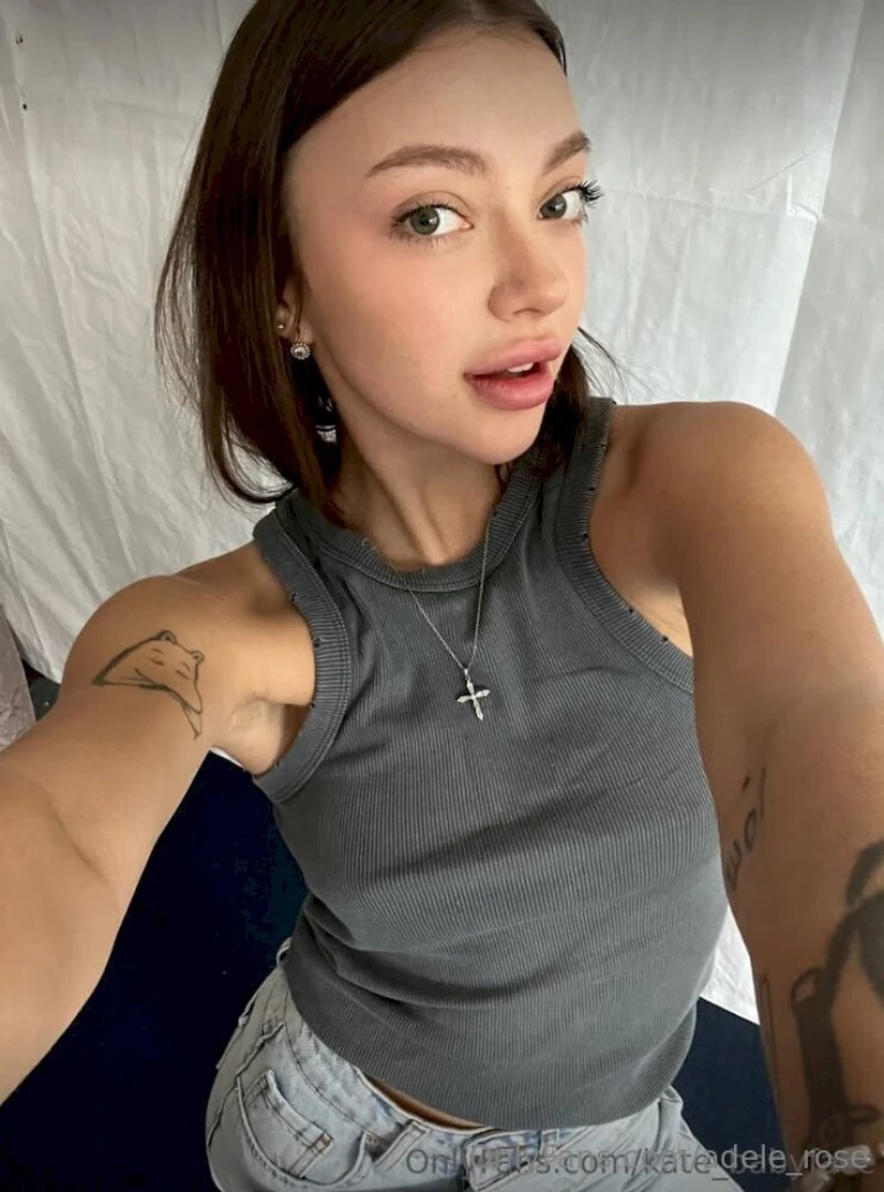 Fresh college cutie kate_babyface wants to show daddy how wet she is part 581 