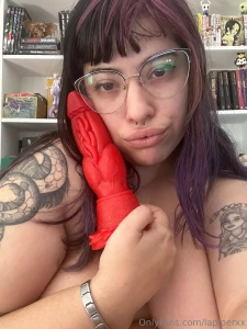 This alien dildo really wants to take the virginity of my holes puts part 1