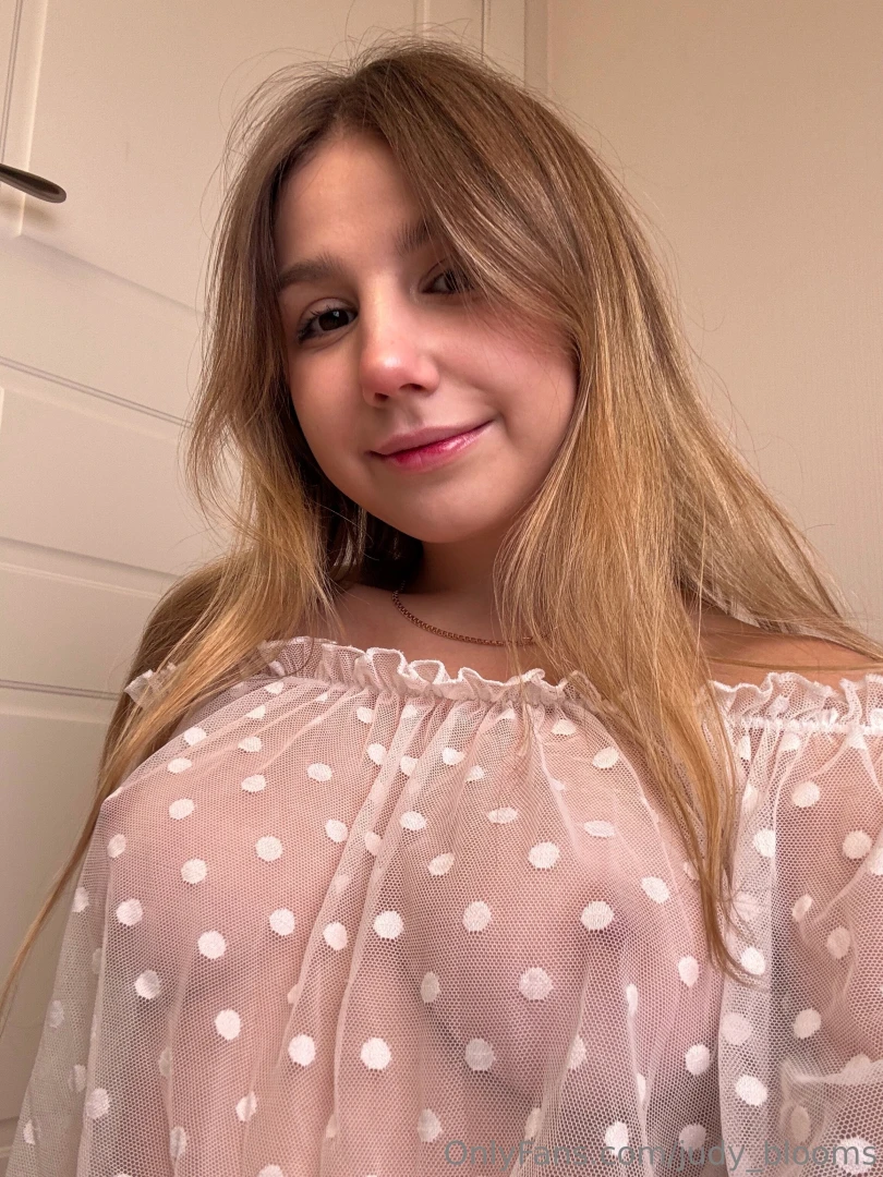 Is it better to have large polka dots on a sweater or small ones 