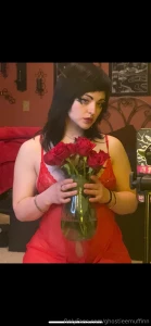 My pretty gf gave me these lencalle ily pretttyyy gf