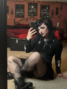 Went to ink in the rink yesterday gosh i need my leg tats complete so