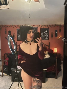 Would you let this vampire give you the gluck gluck 3000