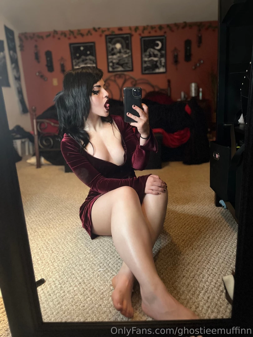 It sure would be nice if a lady vampire would go down on me - part 2 