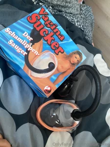 Megj tt a kis jdons gom alig v rom hogy kipr b ljam ha szeretn l egy