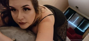 My titties don t want to stay in this top