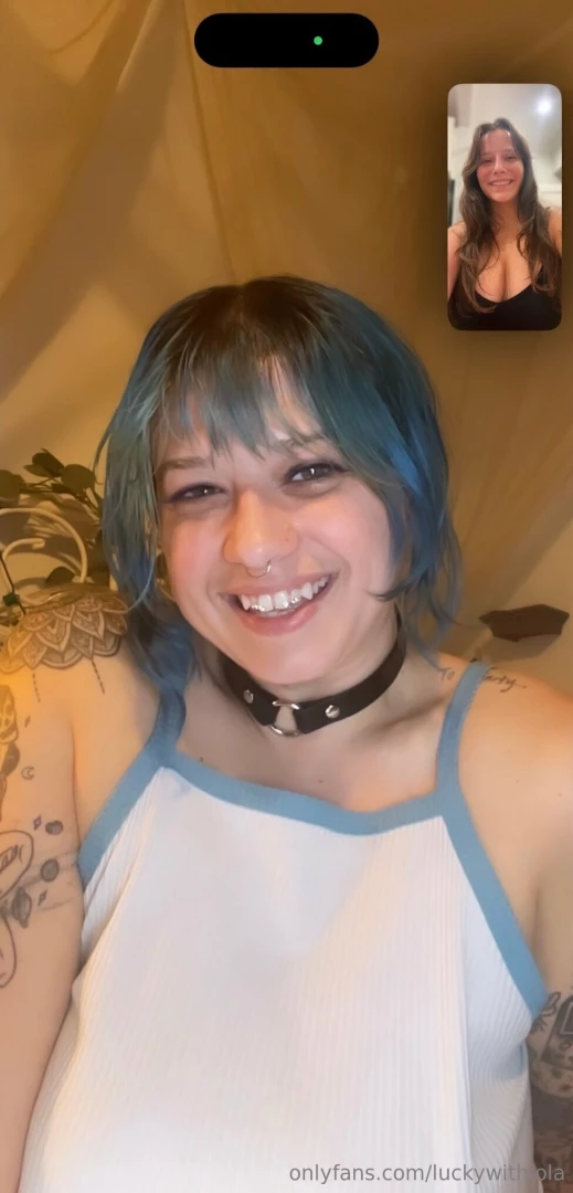 Blewface facetimed me to show off their cute new collar but i got them 