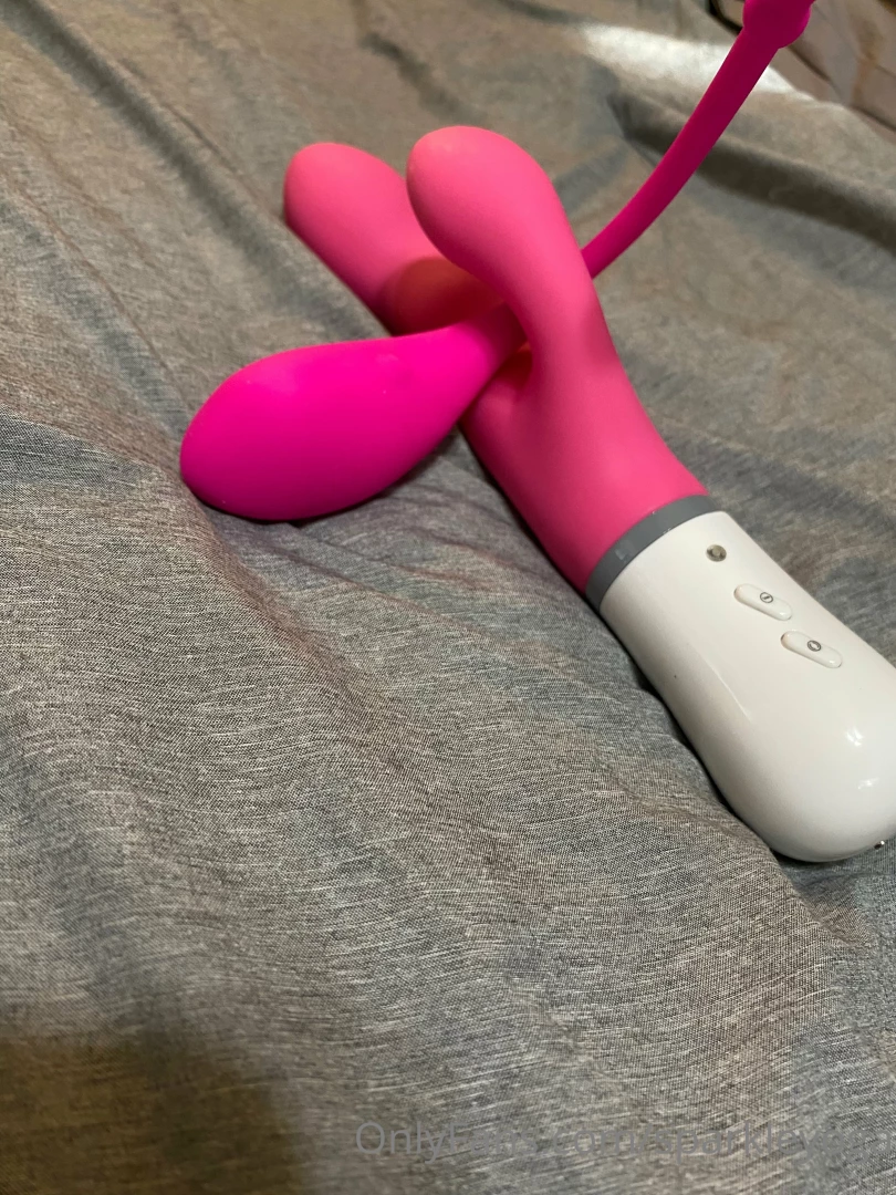Two toys one orgasm 
