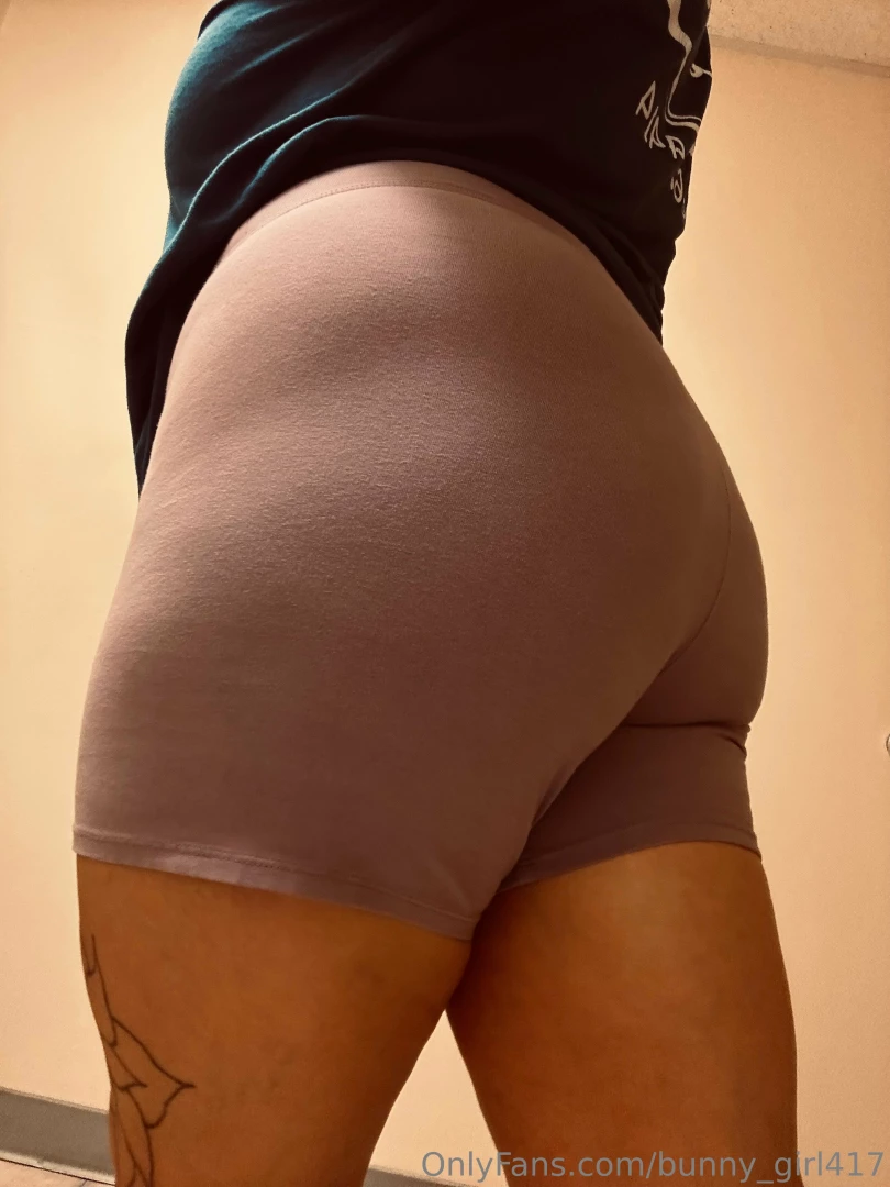 Work ass selfie 