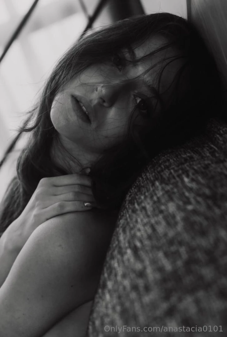 I love myself my beautiful body and face that shines in the rays of 