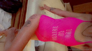 Bubbles hot tub relaxing part 1