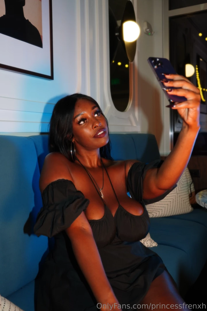 If you were my boyfriend i d send you sexy selfies everyday 