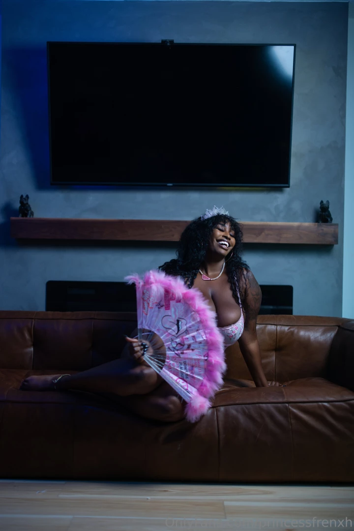 Is it just me or is it really hottt in here 