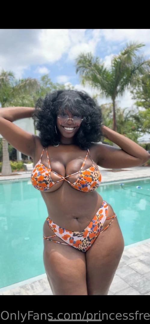 What do you prefer the pool or the ocean 