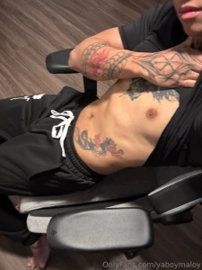 Flexing because i know your imagination is way filthier than this pic